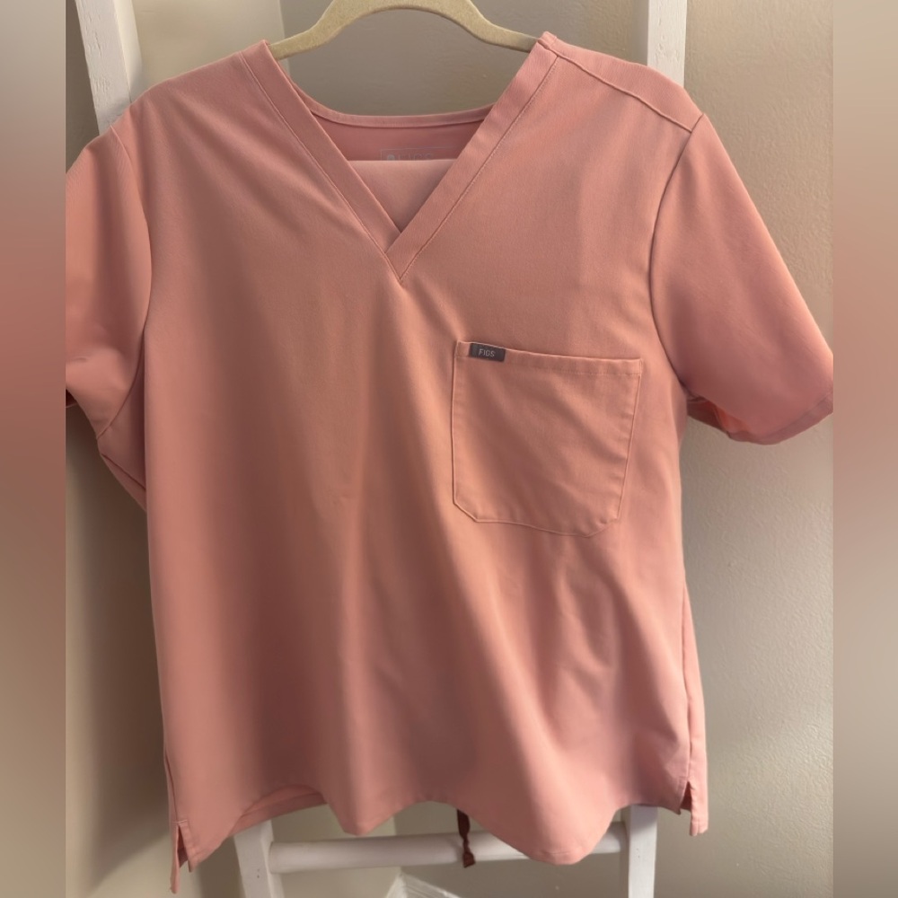 Figs 2XL scrub set in Sandstone